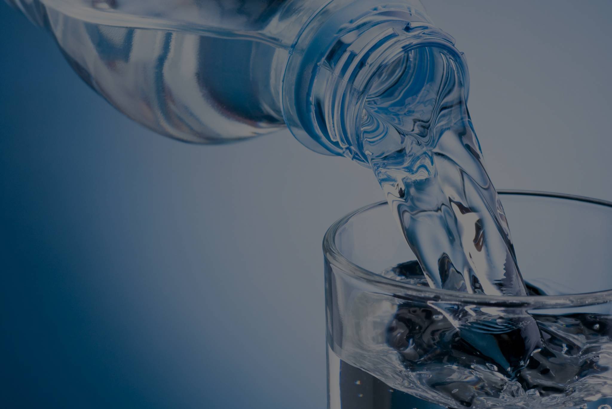 Польза питьевой воды. Полезная питьевая вода. Минеральная вода в стакане. Пить воду. Минеральные воды.